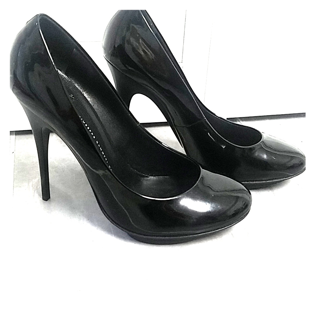 Giuseppe Zanotti Patent Leather Heels Vernice Nero